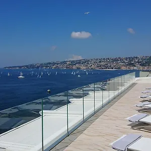 5* Otel Grand Vesuvio